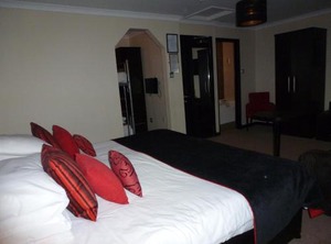 The Popinjay Hotel | Rosebank
