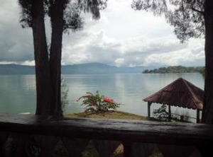 Tuk Timbul Bungalows | Ambarita