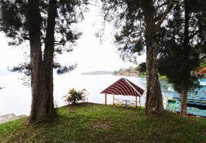 Tuk Timbul Bungalows | Ambarita