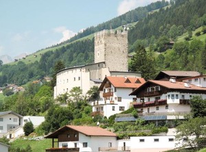 Burg Biedenegg Mit Schlosscafé | Fliess