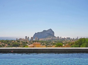 Villa Moderna Plusholidays | Casas de Torrat