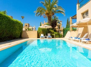 Villa Serenity | Polis