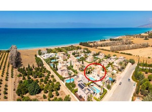 Villa Serenity | Polis