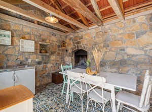 Villa Vultana Persons | Srinjine