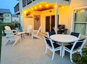 Bay | Harbor Oaks