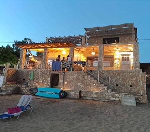 Maritinas Stone The Beach 