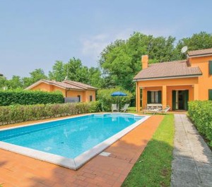 Holiday Rosolina Persons Bedrooms 