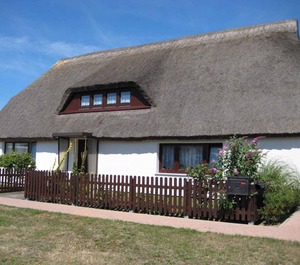 Holiday Thatched Roof Beach 
