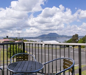Acacia Bay Holiday 