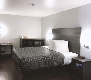 Sky Palace Inn 