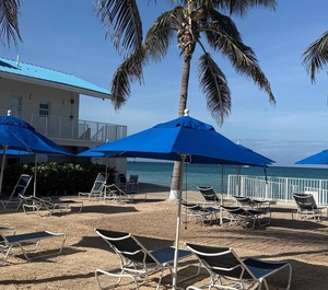 Cayman Reef Resort 