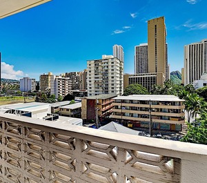 Kuhio Plaza 