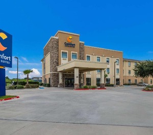 Comfort Inn Suites Victoria North 