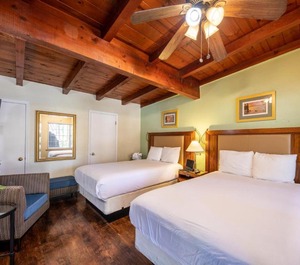Emerald Bay Lodge 