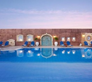 Golden Bay Hotel 