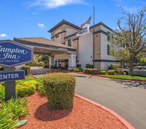 Hampton Inn Suites 