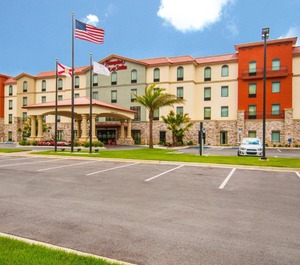 Hampton Inn Suites Pine Forest Road 
