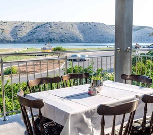 Holiday Terrace 