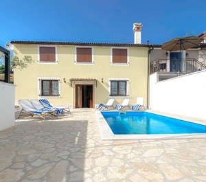 Holiday Brtonigla Persons Bedrooms 