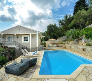 Holiday Longos Persons Bedrooms 