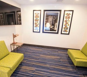Holiday Inn Express Hotel 