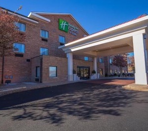 Holiday Inn Express Hotel Shawnee Ihg 