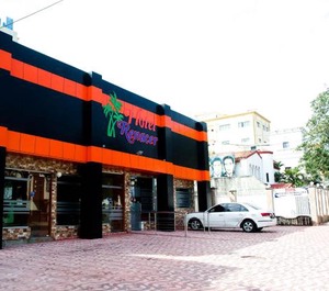 Hotel Renacer 