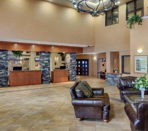 Pomeroy Inn Suites Fort John 
