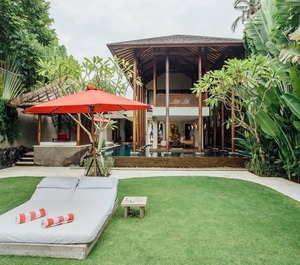 Beach Villa Pabean 