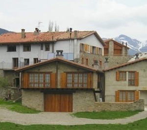Self Catering Tubau People 