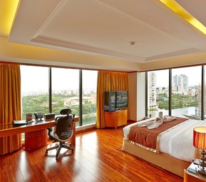 Seasons Hotel 