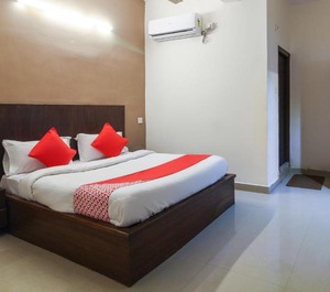 Oyo Hotel Lotus Grand 