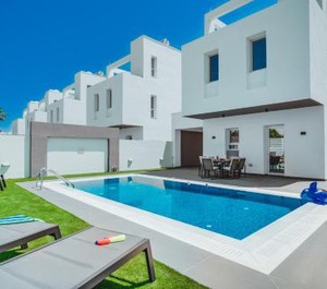 Villa Nissi Beach 