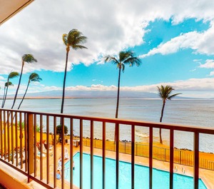 Lauloa Resort 