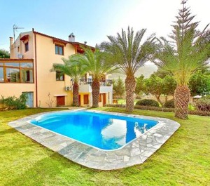 Villa Karteros 