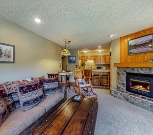 Woods Manor 