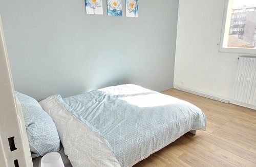 Centre-ville Apartment | À 2 mins à pied du métro M7! Appartement de 3 chambre, idéal pour les familles.