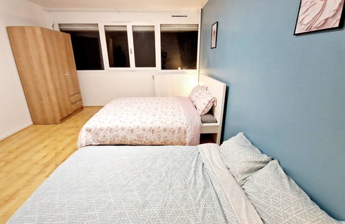 Centre-ville Apartment | À 2 mins à pied du métro M7! Appartement de 3 chambre, idéal pour les familles.