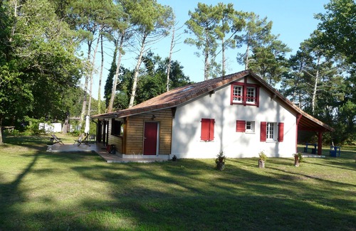Saint-Julien-en-Born Villa | à 3 km de la Plage de Contis, Belle Villa Dans un Grand Parc