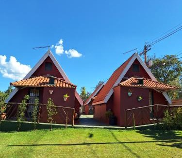 Sao Pedro Ski Chalet | Águas Chalés Temporada - Chalés e Lofts Confortáveis - Piscina - Próximo ao Thermas