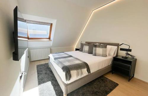 Andorra la Vella Apartment | Ático Dúplex De Lujo - CLASIFICACIÓN 5 ESTRELLAS - 8PAX - A Pie Del Centro - 2 PARKINGS l by BonesVacances