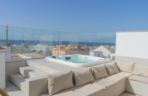 Tarifa Apartment | Ático Superior con Terraza Vistas Jacuzzi y Wifi - Poniente Penthouse