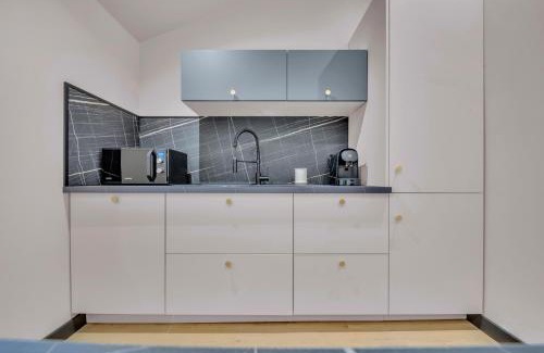 Faubourg-Raines Apartment | Élégance & Calme : Centre/Gare/Cité Gastronomie
