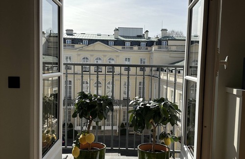 Saint-Thomas-d'Aquin Apartment | Élégant Appartement Familial de 3 Chambres au Cœur de Paris