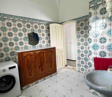 Rafraf House | Étage de villa vue montagne et mer