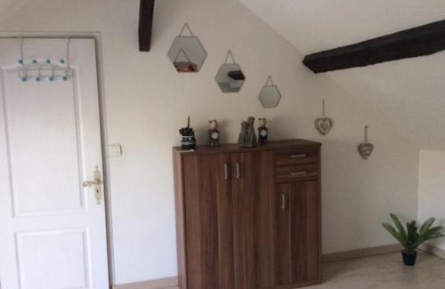 Roissy-en-France House | ÉTAGES PRIVÉE POUR 4 PERSONNES 2 CHAMBRES ET 1 SALE DE BAIN i