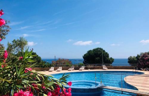 Ajaccio Apartment | Évasion Corse - T2 Vue Mer, Piscine & Plage