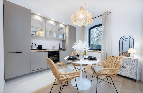 Lodz Apartment | Łódź Downtown - Parking & Balcony - by Rentujemy