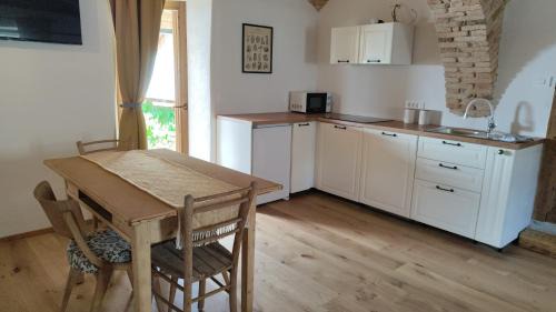 Bohinj Apartment | Šilarjeva huba Apartment