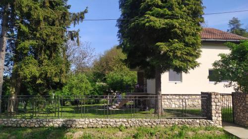 Petrovaradin House | Šumski Raj- Forest Paradise
